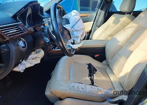 2011 Mercedes-Benz E 350 4Matic z USA, uszkodzony, nr VIN WDDHF8HB2BA371380